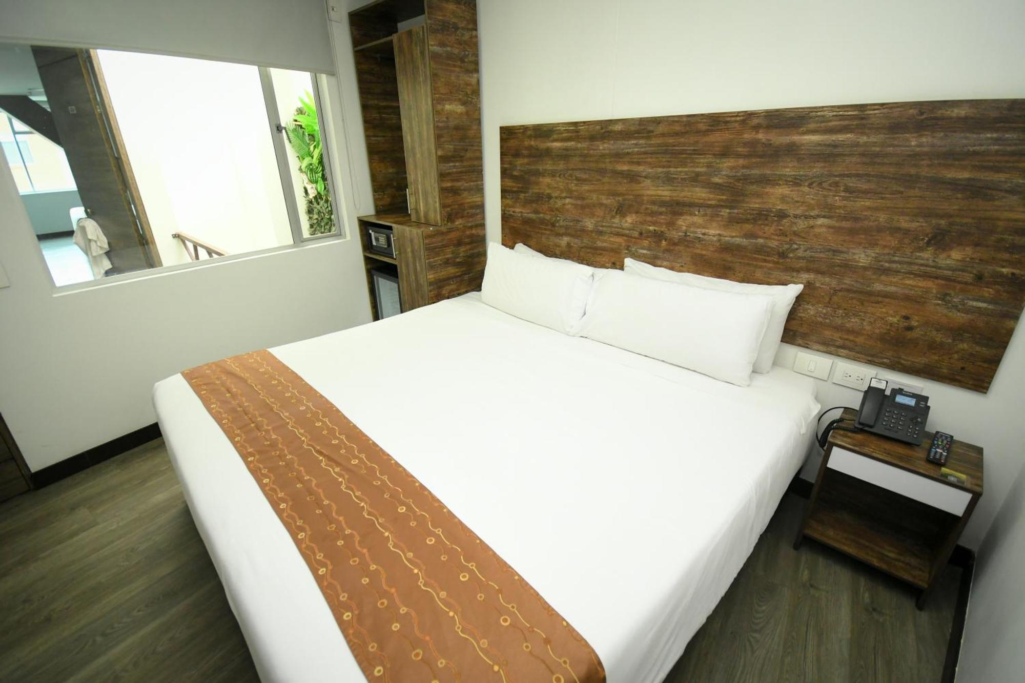American Visa Corporate Hotel 4*